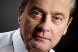 Alexander Hemala # *1953, český televizní moderátor a hlasatel. Stal se nejdéle sloužícím hlasatelem Československé a později České televize (1973 až 2005).