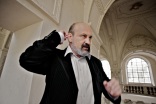 Tomáš Halík # *1948, český religionista, katolický teolog, kněz, psycholog a sociolog náboženství