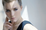 Lenka Krobotová # *1977, česká herečka, členka souboru Dejvického divadla.