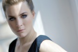 Lenka Krobotová # *1977, česká herečka, členka souboru Dejvického divadla.