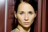 Sandra Nováková # *1982, česká herečka a zpěvačka.